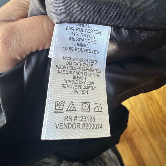 Chadwicks Black Sleeveless Sheath Dress Floral Embroidered Neckline 4P - Picture 7 of 8